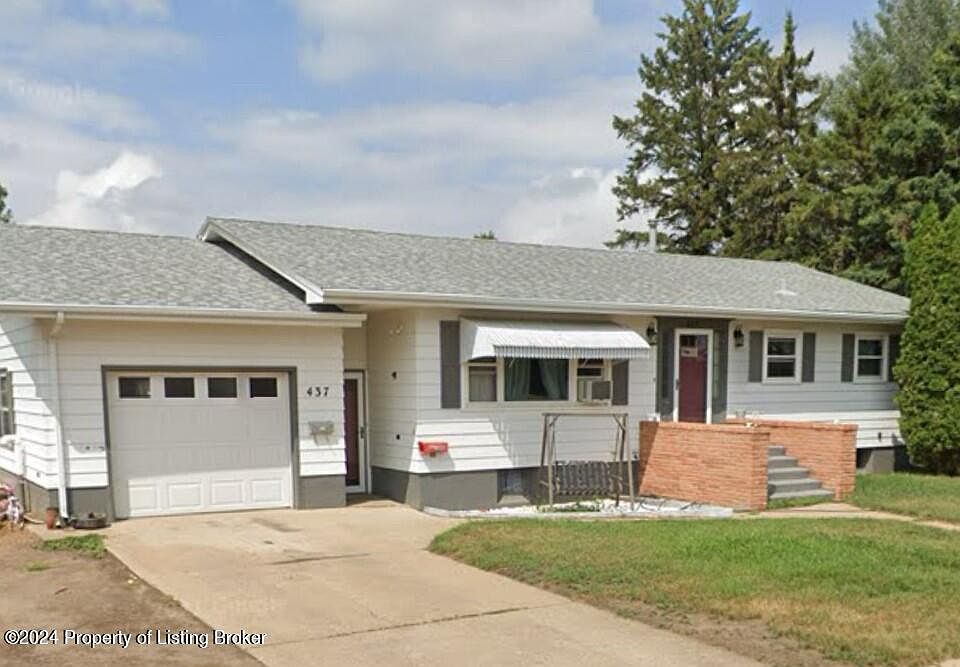 1st image of 437 2nd St SE