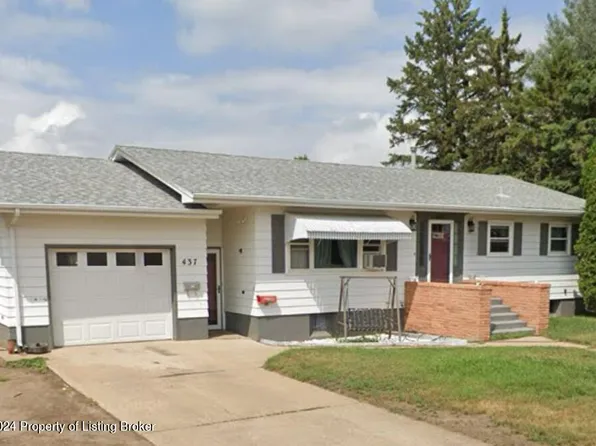 437 2nd St SE, Dickinson, ND 58601