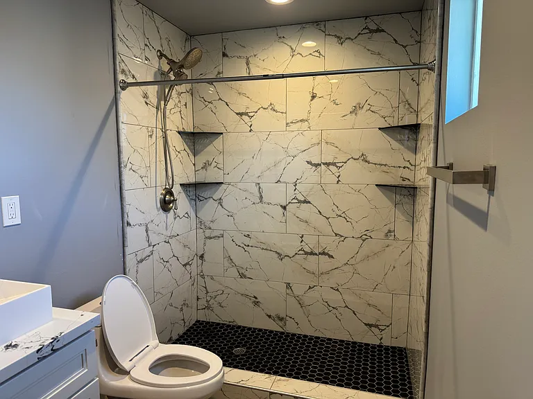 2427 Baltic Ave — Photo 5