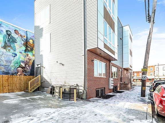 5th image of 953 Belmont Ave #4