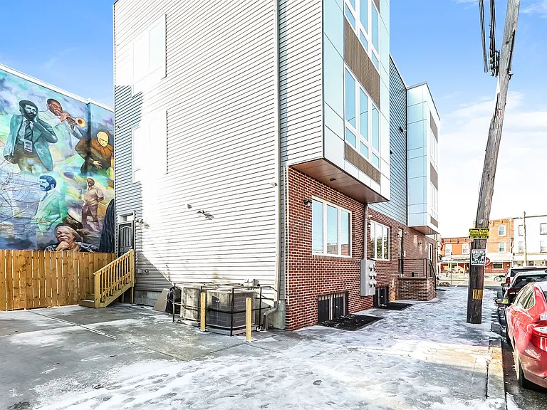 953 Belmont Avenue — Photo 21