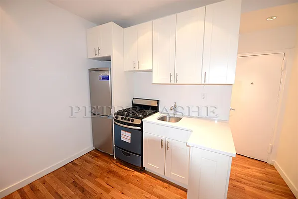 Rented by Peter Ashe | media 11