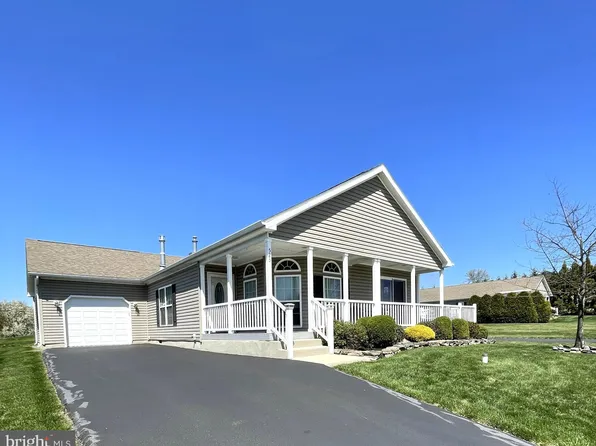 523 Magnolia Dr, Blue Bell, PA 19422