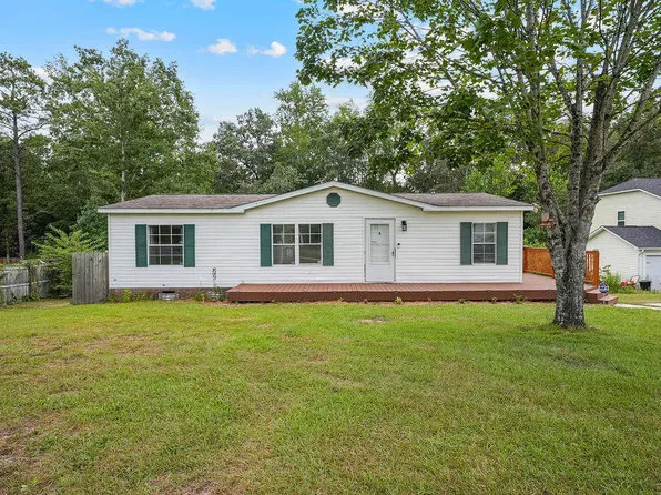 579 Lakerun Dr, Bunnlevel, NC 28323