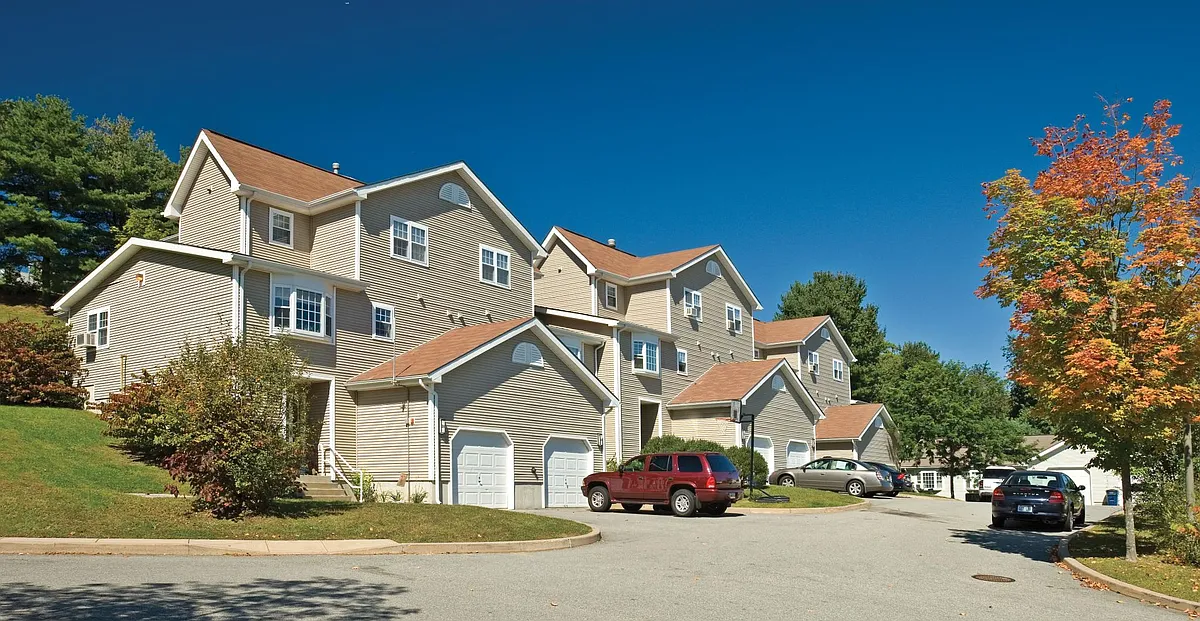 Building Photo - Beacon Point Homes