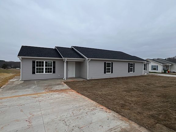 2nd image of 492 Bernice Snow Rd