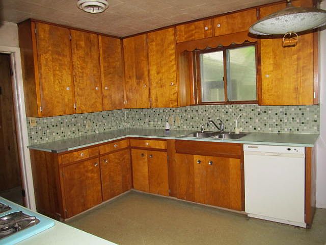 2nd image of 4140 Evelyn St