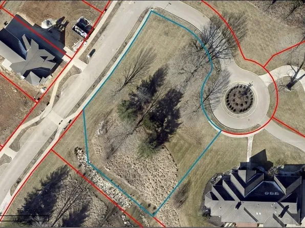 2826 E Geneva Cir, Bloomington, IN 47401