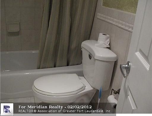 4th image of 3800 Galt Ocean Dr APT 1505