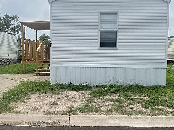 3rd image of 1805 Charles Ave