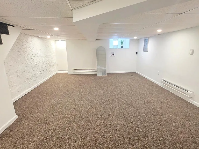 1108 E Stafford St — Photo 27
