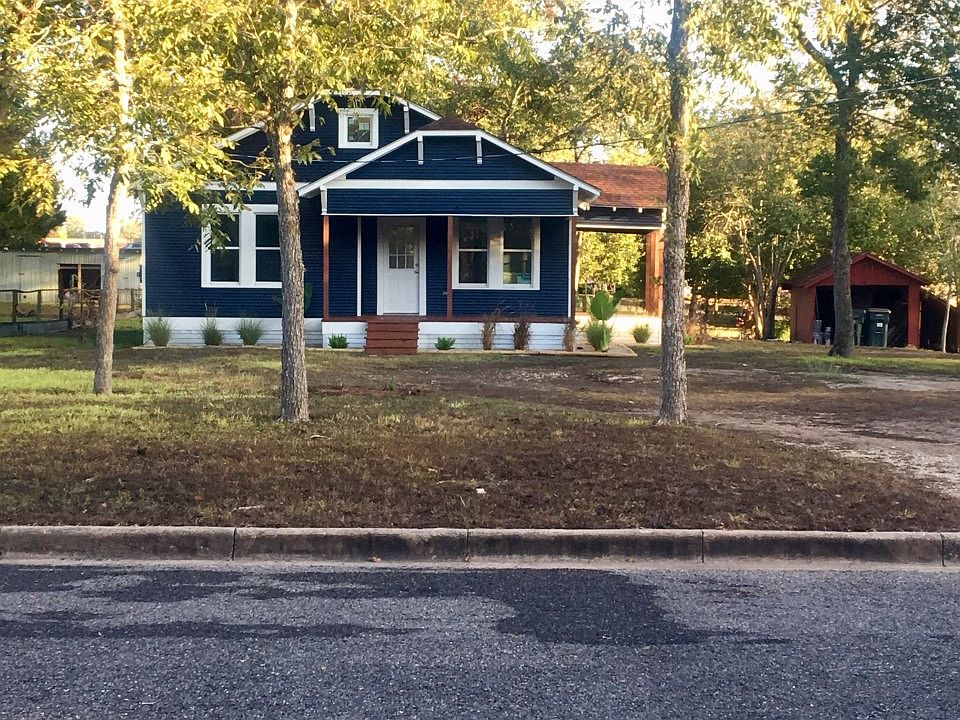 207 W Church