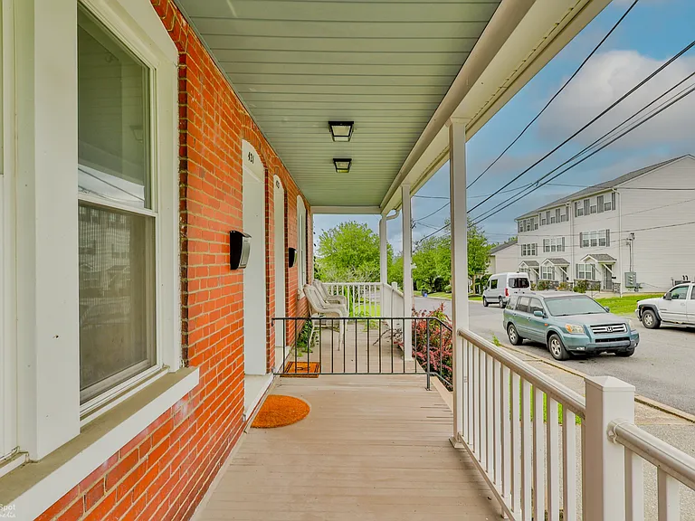 421 Union St — Photo 4