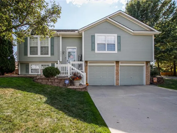 2601 NE Old Paint Rd, Lees Summit, MO 64063