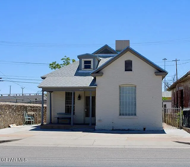 1404 E San Antonio Ave