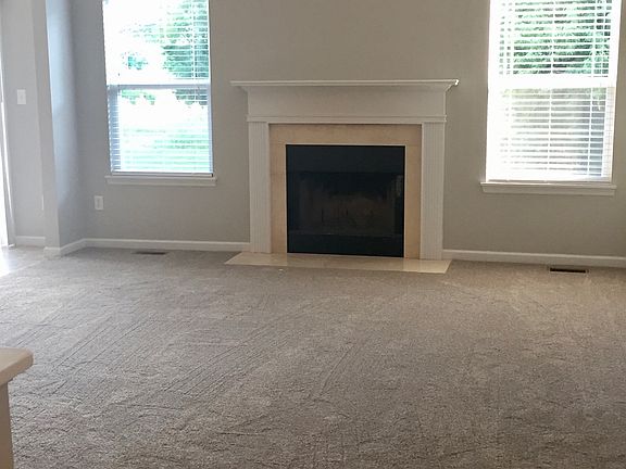 5th image of 691 Springfield Dr