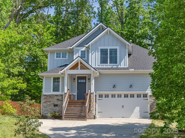 29 Farm Pond Ln, Candler, NC 28715