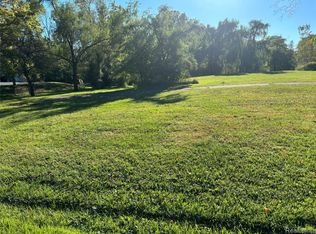 5110 Oakbrooke, Bloomfield, MI 48323