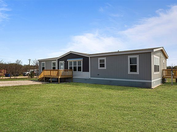 3rd image of 3888 Sandusky Rd