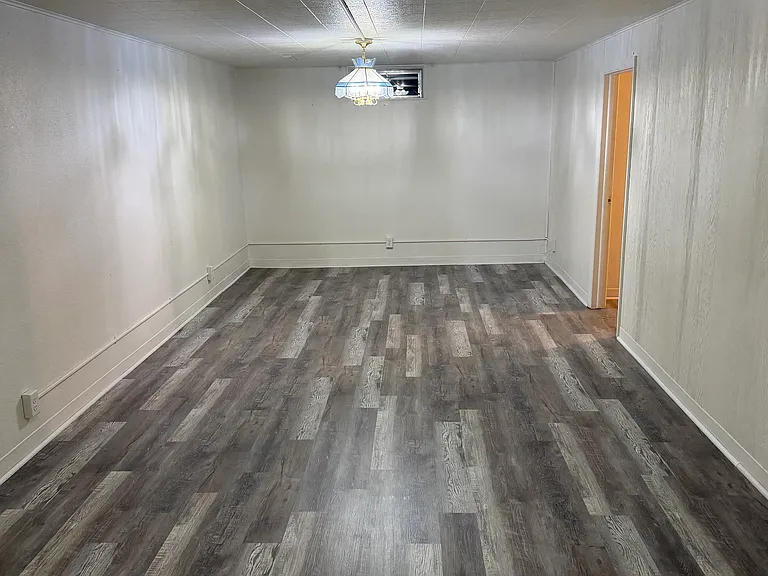 3212 Hollybrook Ln — Photo 14