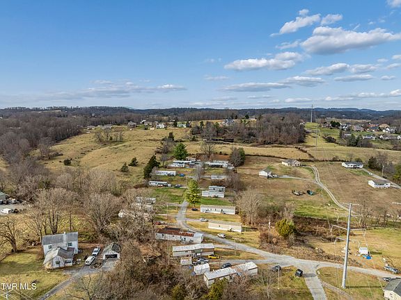 4th image of 102 Claude Simmons Rd