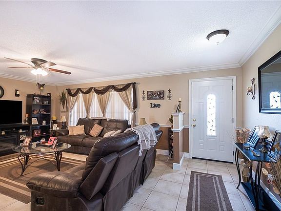4th image of 843 Hendry Dr
