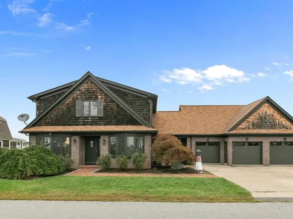 68 Seaview Ave, Swansea, MA 02777