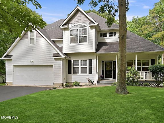 2nd image of 8 Country Woods Lane