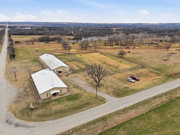 3rd image of 1985 N Longwood Rd