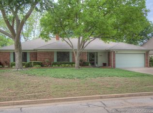 8202 S Ash Ave, Broken Arrow, OK 74011