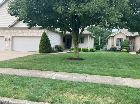 1322 Meadowbrook Dr, Dover, OH 44622