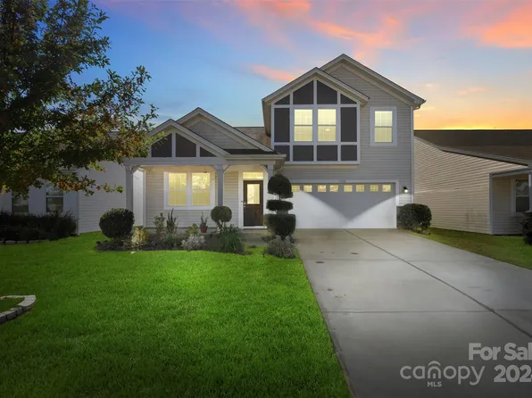 1550 Arcadia Bluff Dr, York, SC 29745