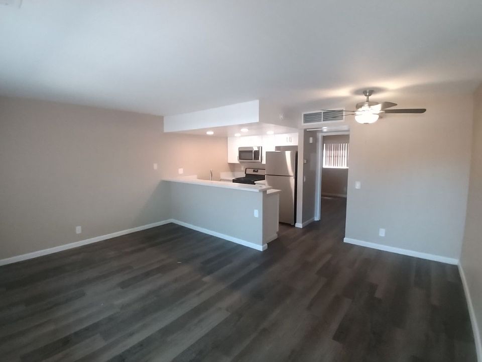 1st image of 3227 Lincoln Ave APT 2