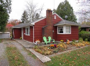 9525 Cayuga Dr, Niagara Falls, NY 14304