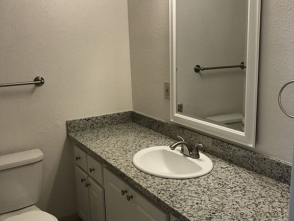 3rd image of 1712 S St APT 04
