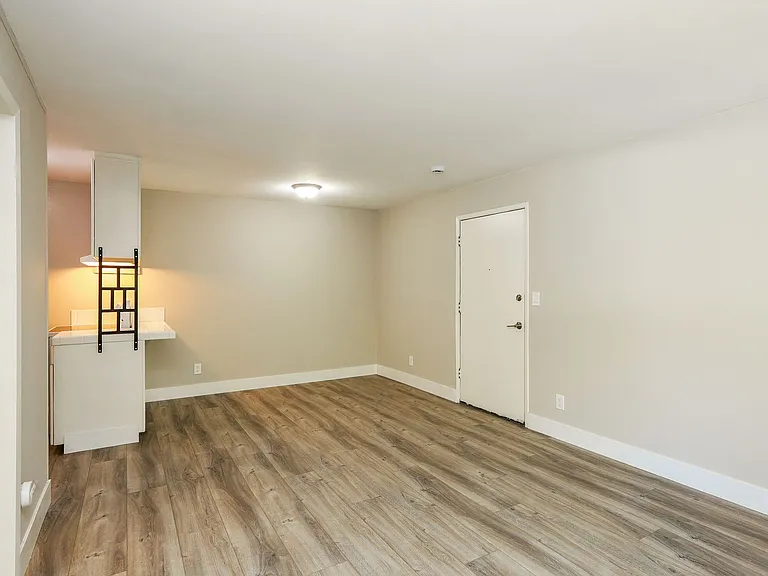 1400 Creekside Apartments CDM — Photo 15