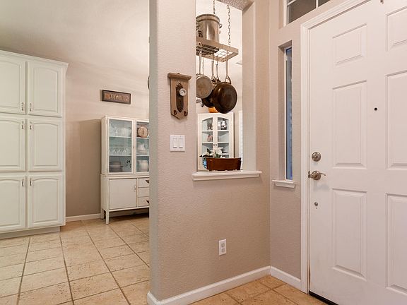 2nd image of 316 Lone Spur Dr