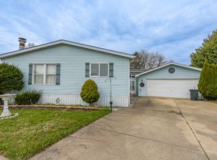 59 Maple Ln, Manteno, IL