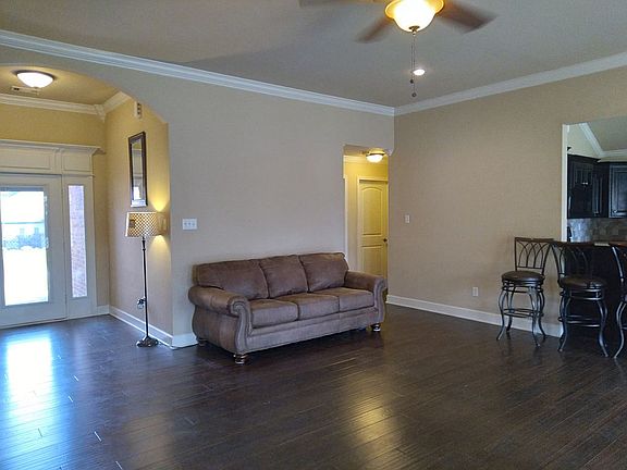 3rd image of 6028 Castle Rock Dr