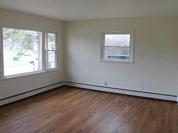 Living Room - Large Window!
