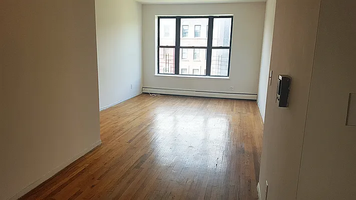 Rented by B.H. TAL Real Estate | media 8