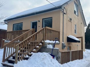 36 Poplar Ave #8, Toronto, ON M9B 3R4