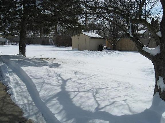4th image of 1315 Evergreen Dr