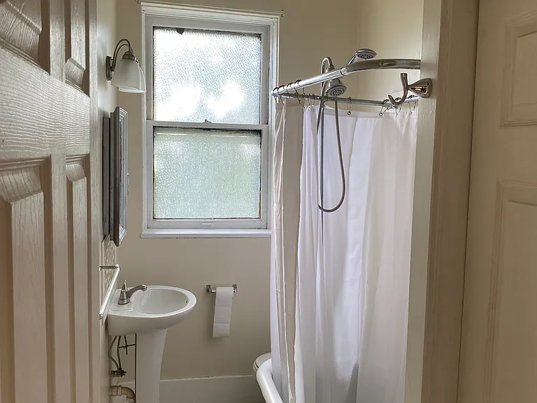 3327 Humphrey St #2F — Photo 3