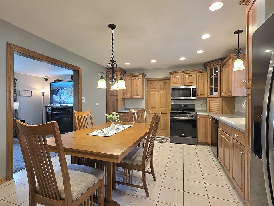 11607 S Nagle Ave, Worth, IL 60482 | Zillow