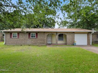 2913 Ladnier Rd, Gautier, MS 39553