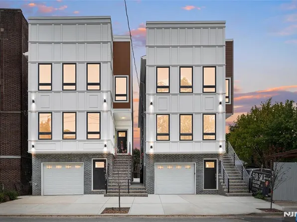 119-121 Osborne Ter, Newark, NJ 07108