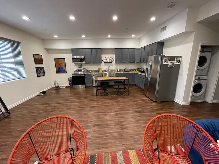4730 Mission Bay Dr #F — Photo 3