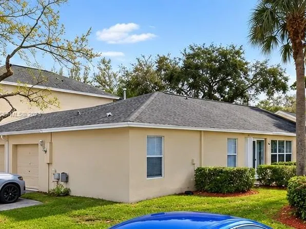 10890 Palm Ridge Ln, Tamarac, FL 33321