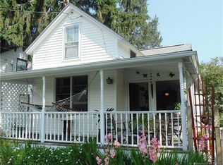 3 S Pine St, Niantic, CT 06357